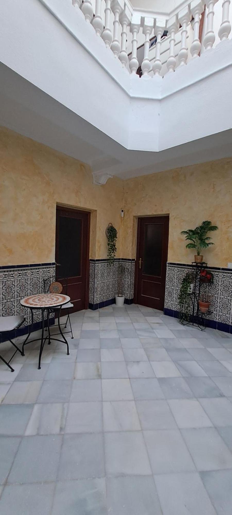 Patio Andalusi Junto A La Vina Apartment Cadiz Luaran gambar